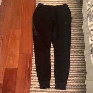 Nike Men’s Classic Fleece Pants